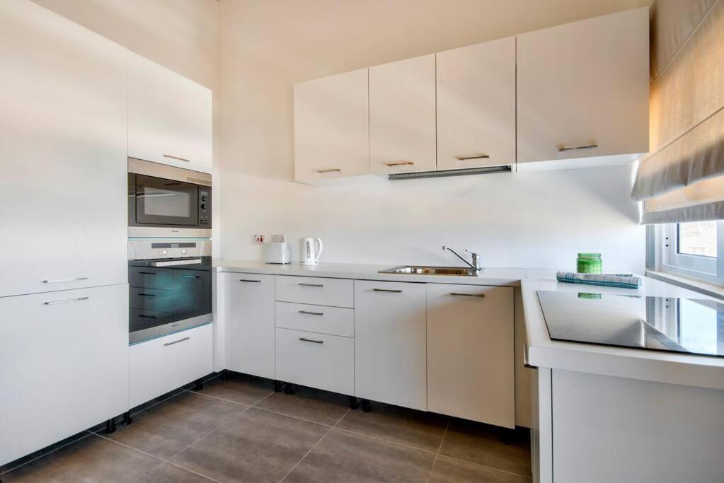Vallettastay - Harbor View Gem -Sea View 2 Bed Apt Luaran gambar