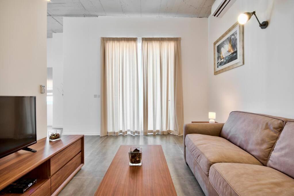 Vallettastay - Harbor View Gem -Sea View 2 Bed Apt Luaran gambar
