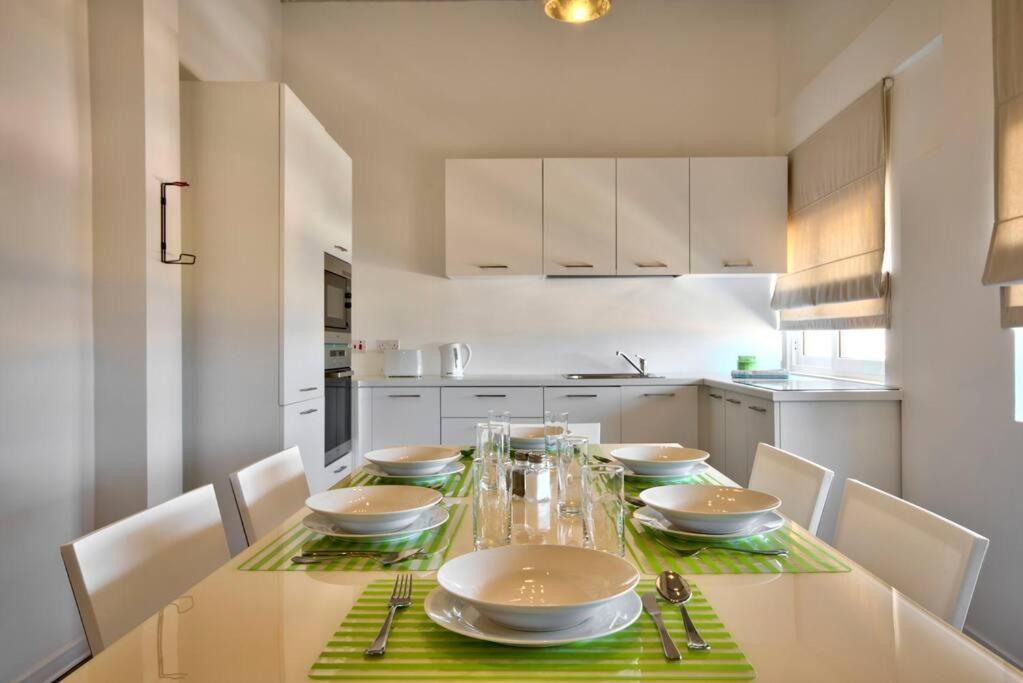 Vallettastay - Harbor View Gem -Sea View 2 Bed Apt Luaran gambar