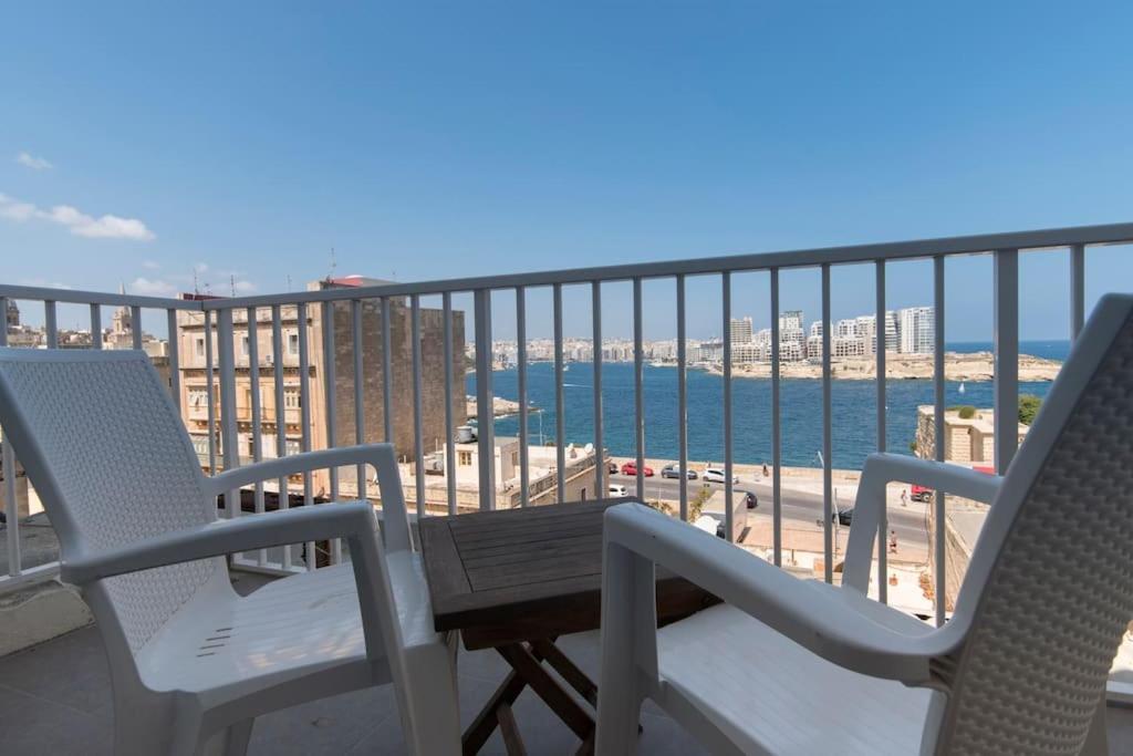 Vallettastay - Harbor View Gem -Sea View 2 Bed Apt Luaran gambar